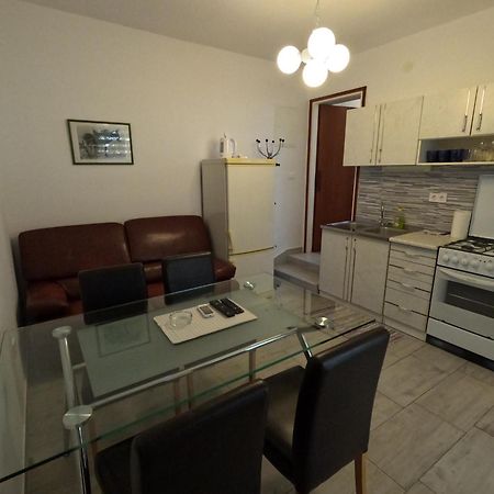 Apartments Jadrijevic Brne Примоштен Екстер'єр фото